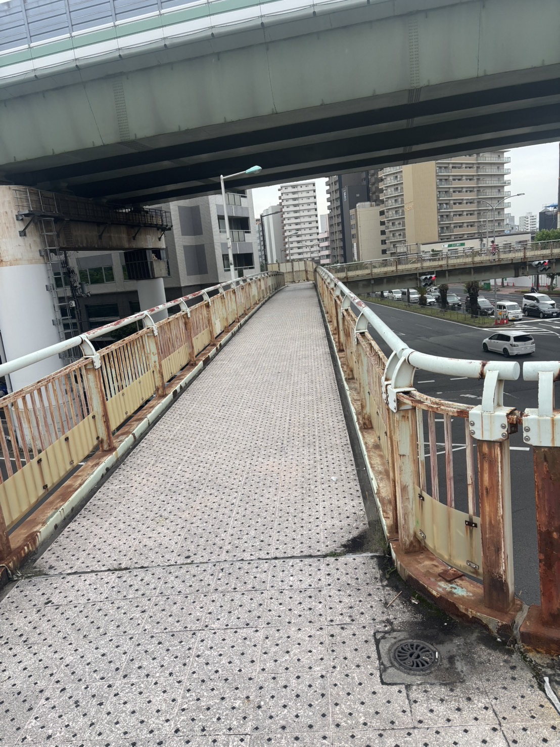 安井町交差点 歩道橋